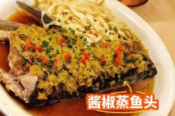 巴蜀传香餐厅的特色菜品有哪些？
