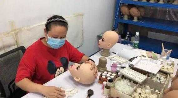 深圳成人娃娃厂疫情期订单翻番(深圳实体娃娃生产厂家地址)